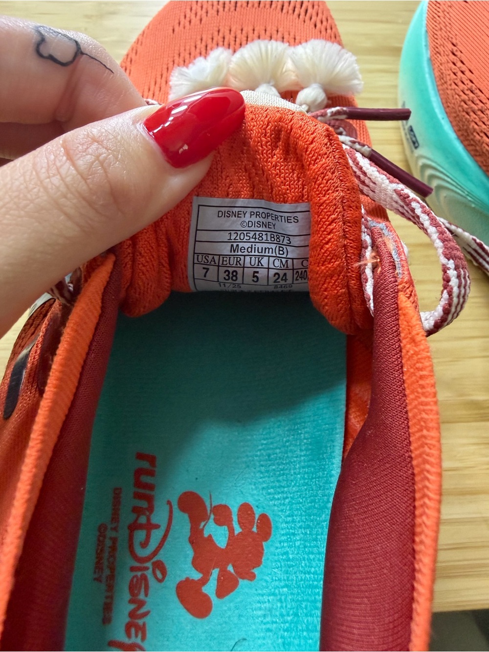 Run Disney Moana Shoes Brand New women’s 7 - Picture 4 of 4